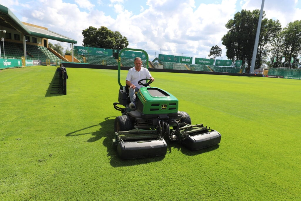 Profesjonalne koszenie murawy – jak osiągnąć idealną wysokość trawy?